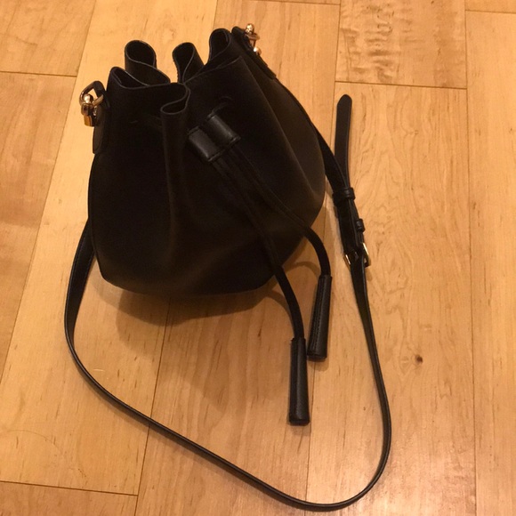 Black leather bucket bag - Picture 2 of 4